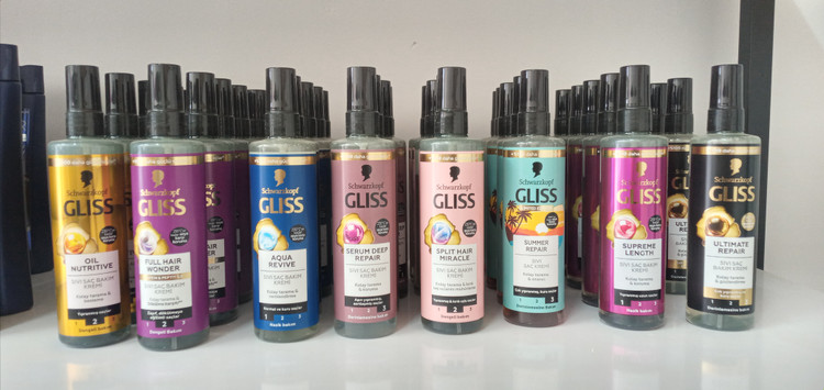 اسپری موی دوفاز GLISS مدل OIL NUTRITIVE جهت درخشندگی و استحکام مو حاوی امگا ۹ و روغن مارولا